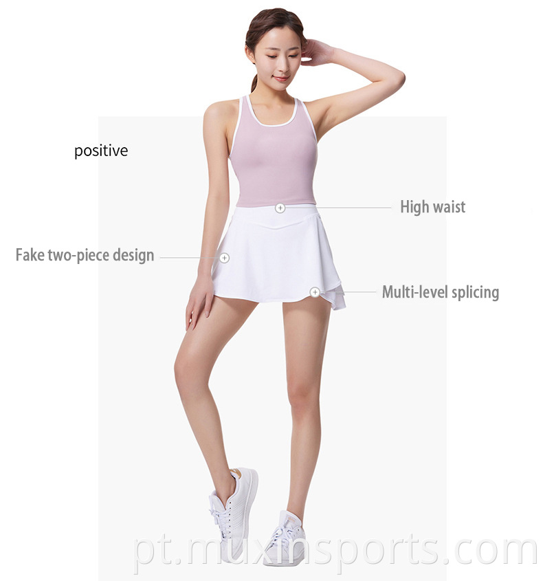 Athletic skirt for golf sports